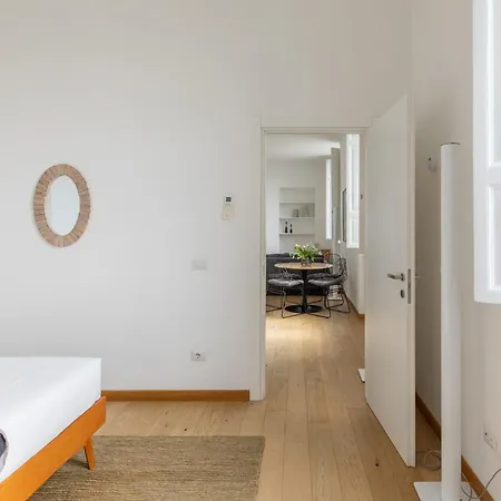 Iflat Bright & Modern Living With Panoramic View